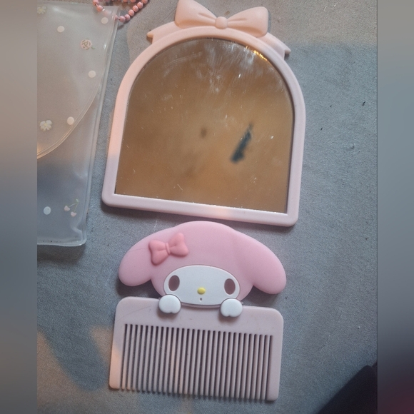 My Melody Pink Comb And Mirror with Case - Picture 3 of 5